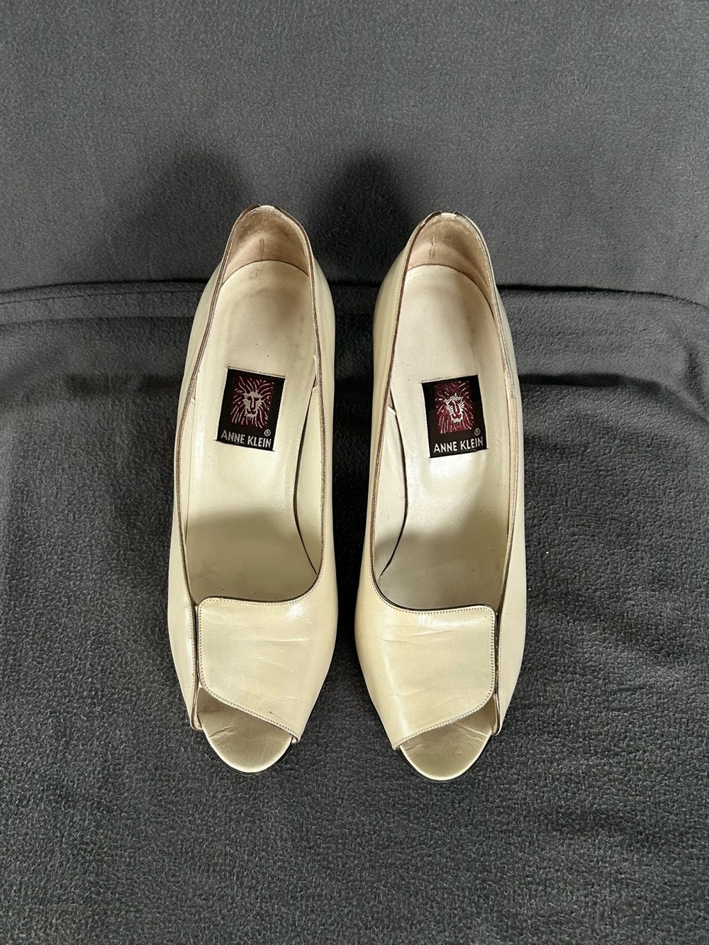 Vtg Anne Klein Bone Kid Leather Peep Toe Pumps Heels 6M Made in Italy Box
